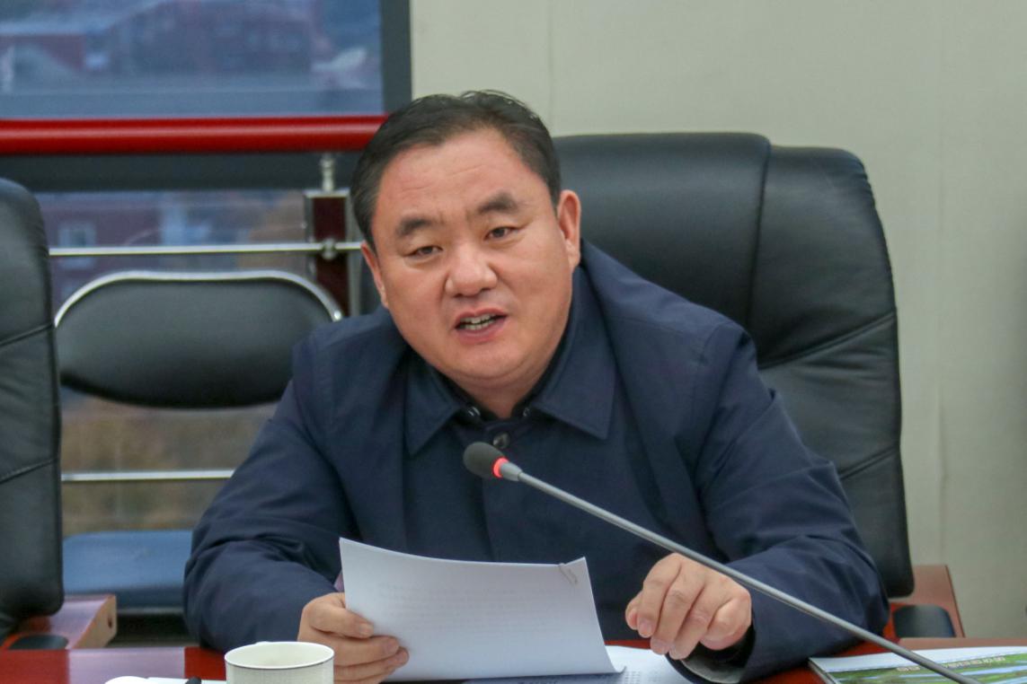 科右前旗委书记朱成帮,科右前旗委常委,副旗长周文;中国传媒大学党委
